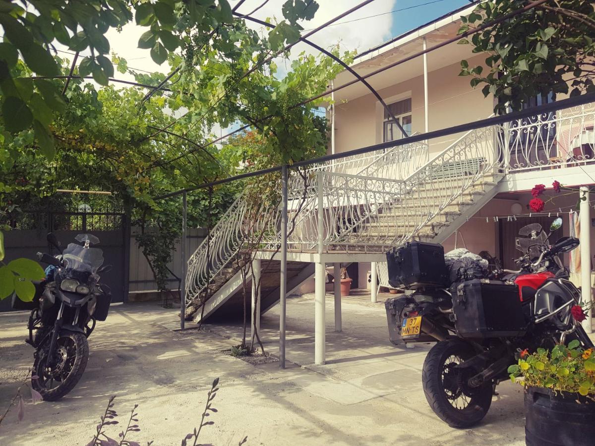 Guest House Adigeni מראה חיצוני תמונה