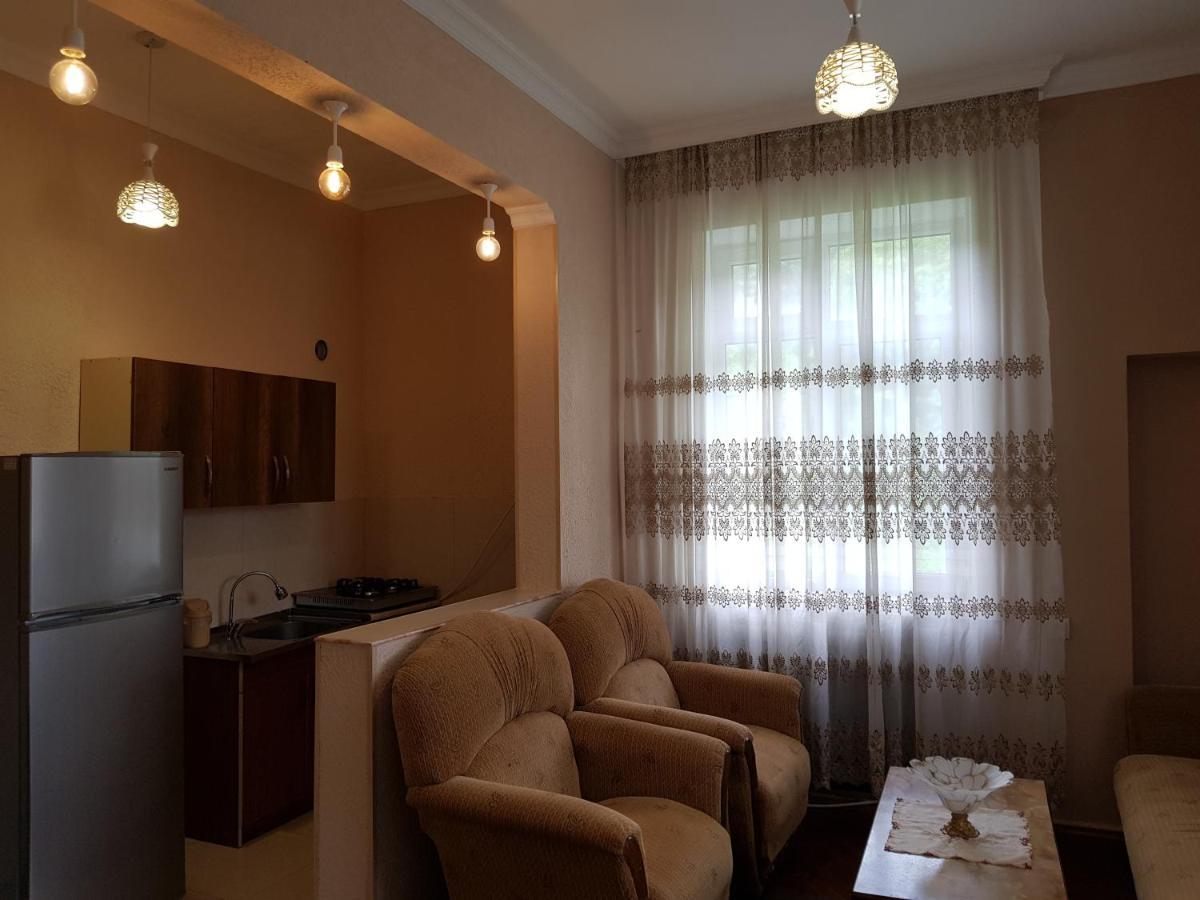 Guest House Adigeni מראה חיצוני תמונה